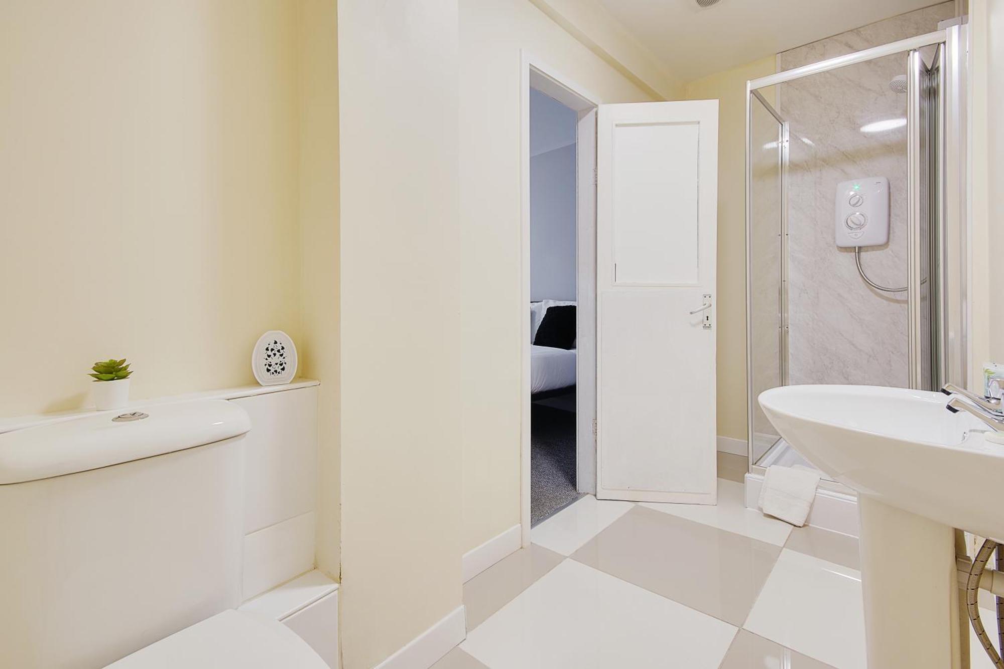 Hotel Azure Beach Bournemouth Esterno foto