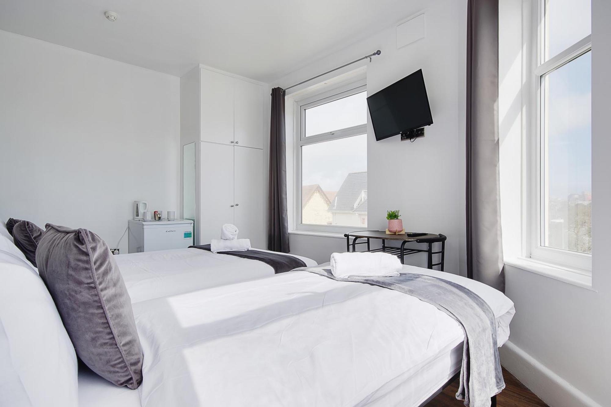 Hotel Azure Beach Bournemouth Esterno foto